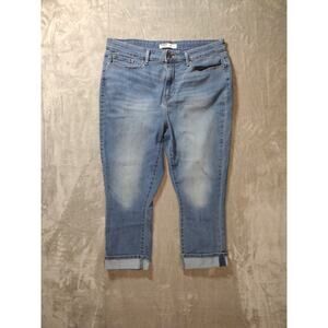 Signature Levi Strauss & Co. Mid Rise Cuffed Capri Blue Jeans - Women's Size 14